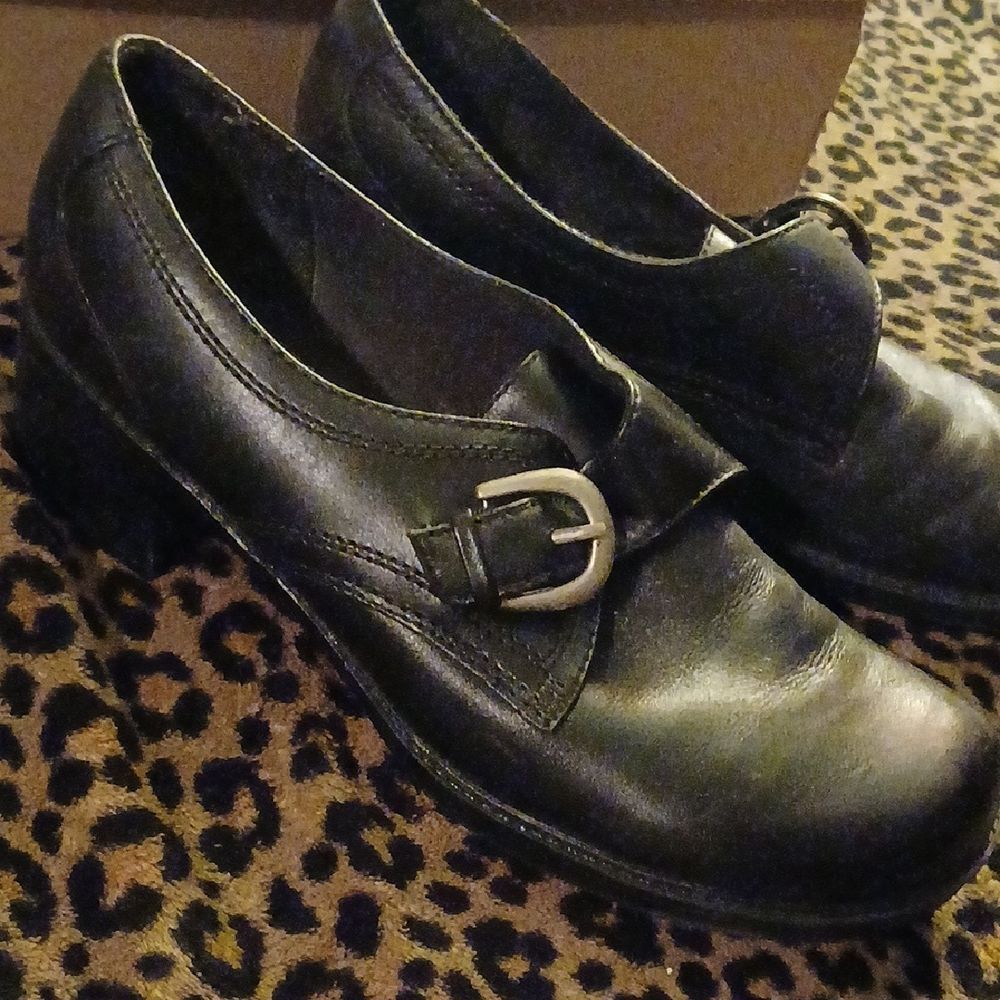 St. John's Bay Leather Loafers Size 9